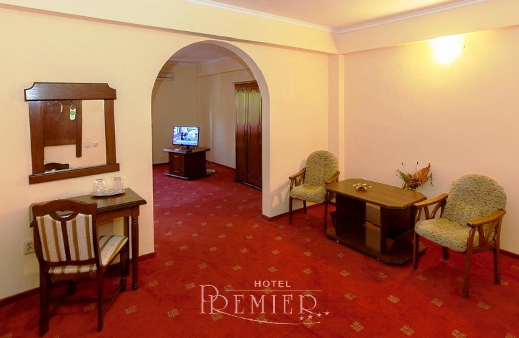 كلوج-نابوكا Hotel Premier المظهر الخارجي الصورة